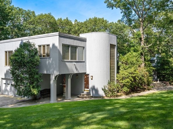 108 Codman Rd, Brookline MA 02445