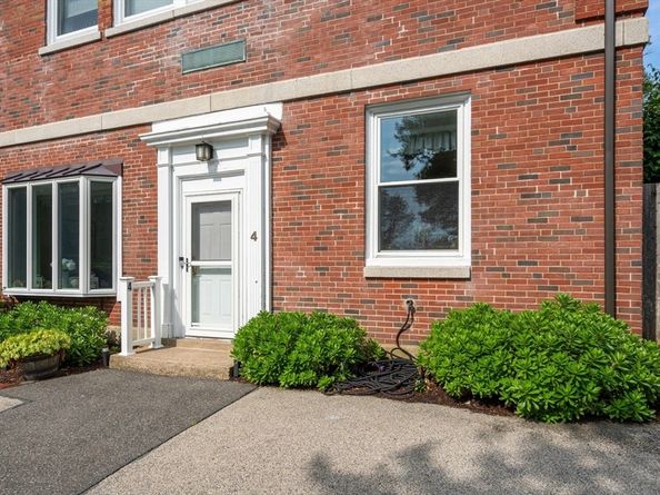 15 Story St 4, Rockport MA 01966