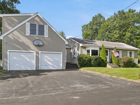 16 Edgelawn Ave, Chelmsford MA 01863