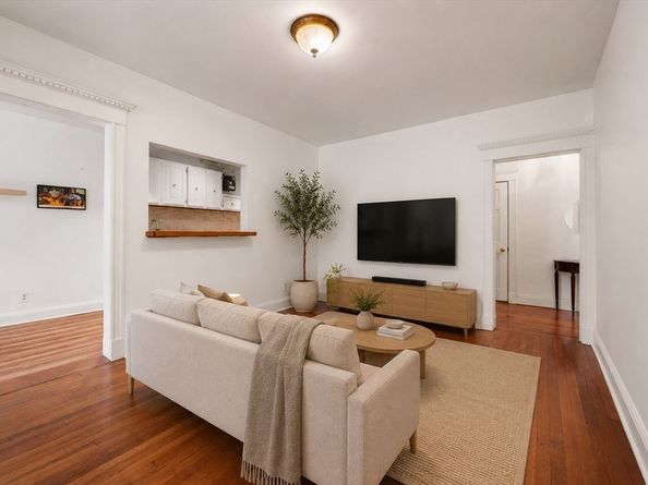 66 Queensberry St 218, Boston MA 02215