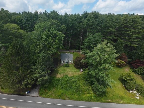 84 Southbridge Rd, Charlton MA 01507