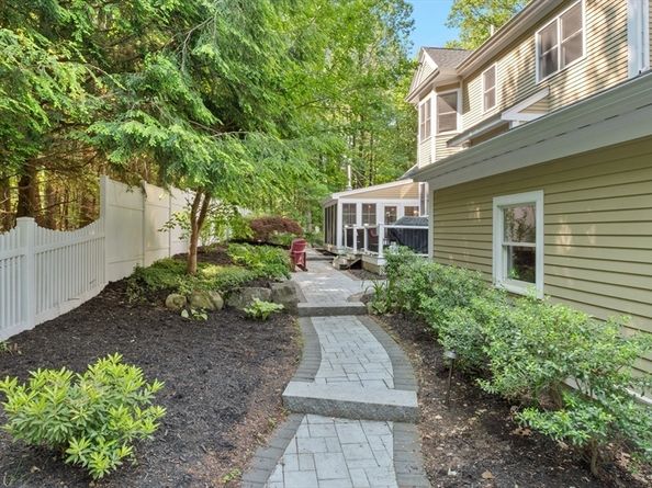 126 Georgetown Rd, West Newbury MA 01985