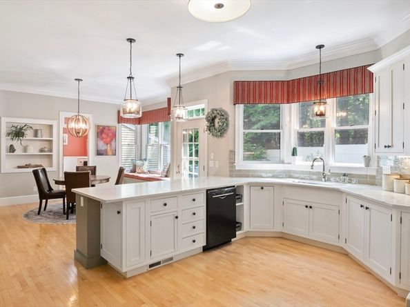 126 Georgetown Rd, West Newbury MA 01985