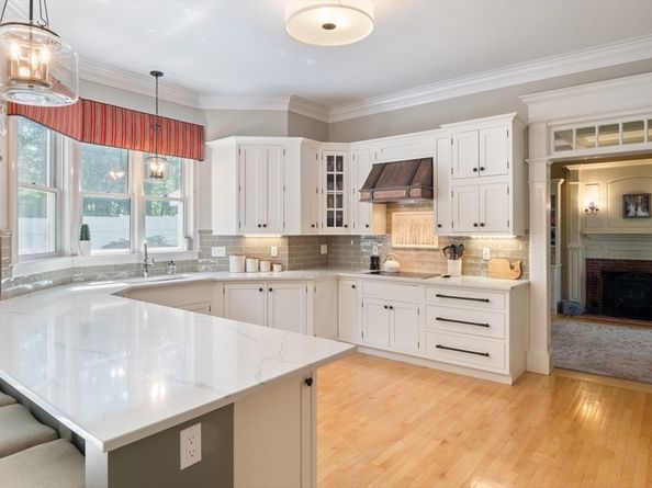 126 Georgetown Rd, West Newbury MA 01985