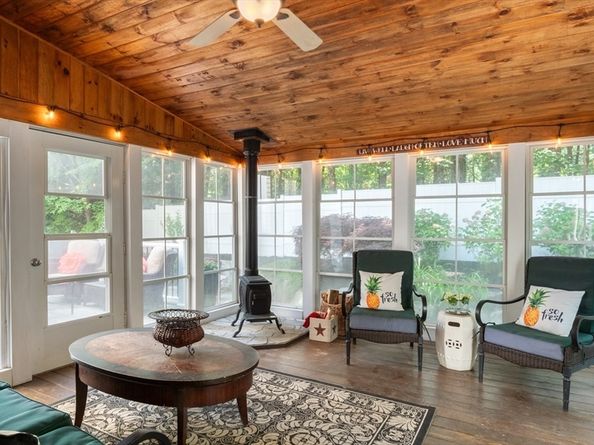 126 Georgetown Rd, West Newbury MA 01985