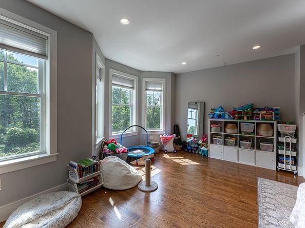 583 Baker St 583, Boston MA 02132