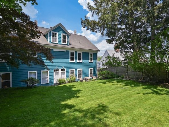 148-150 Pleasant St 2, Marblehead MA 01945