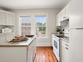 148-150 Pleasant St 2, Marblehead MA 01945