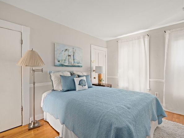148-150 Pleasant St 2, Marblehead MA 01945