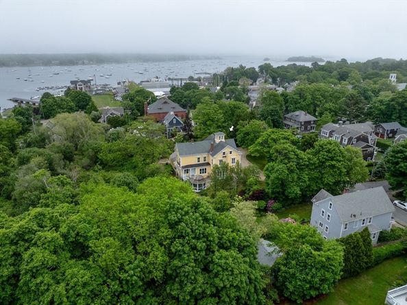13 Cottage St, Marion MA 02738