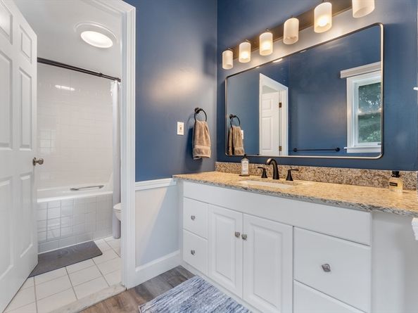 36 N Stone Mill Dr 1224, Dedham MA 02026