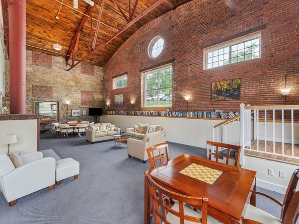 36 N Stone Mill Dr 1224, Dedham MA 02026