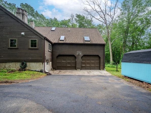43 Mill Rd, North Andover MA 01845