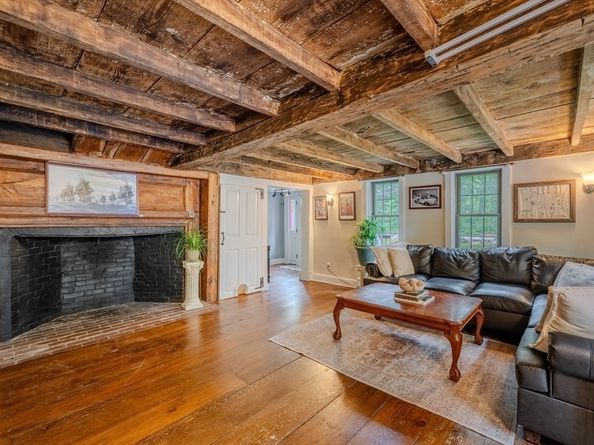 43 Mill Rd, North Andover MA 01845