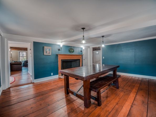 43 Mill Rd, North Andover MA 01845