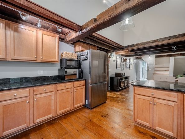 43 Mill Rd, North Andover MA 01845