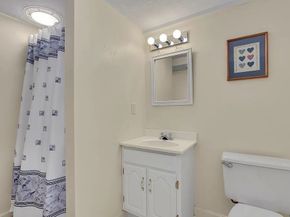 28 Woodside Cir, Sturbridge MA 01566