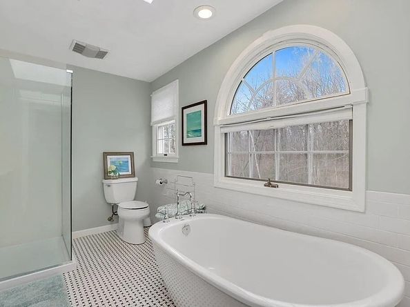 28 Woodside Cir, Sturbridge MA 01566
