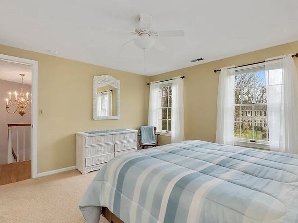 28 Woodside Cir, Sturbridge MA 01566