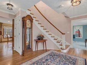 28 Woodside Cir, Sturbridge MA 01566