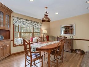 28 Woodside Cir, Sturbridge MA 01566