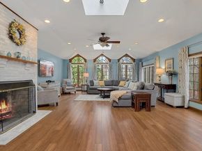 28 Woodside Cir, Sturbridge MA 01566