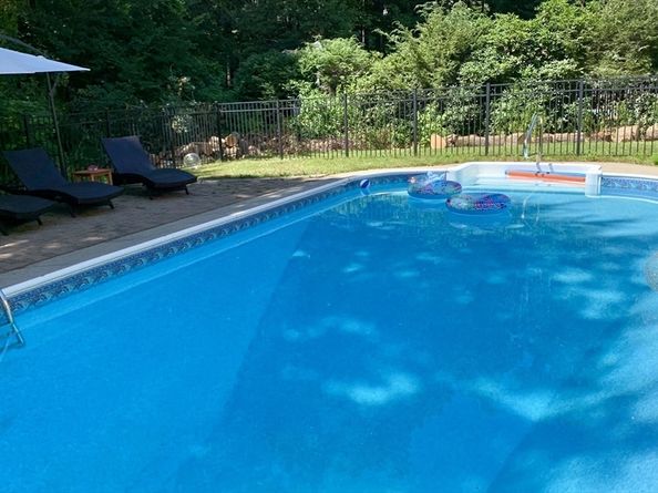 28 Woodside Cir, Sturbridge MA 01566