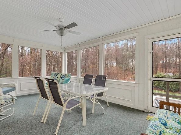 28 Woodside Cir, Sturbridge MA 01566