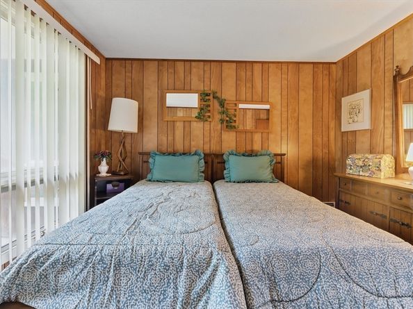 709 Walnut Plain Rd, Rochester MA 02770