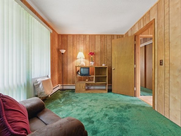 709 Walnut Plain Rd, Rochester MA 02770