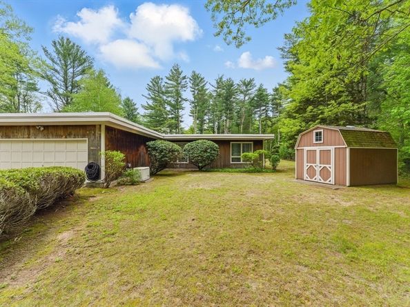 709 Walnut Plain Rd, Rochester MA 02770