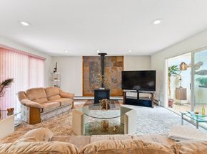 709 Walnut Plain Rd, Rochester MA 02770