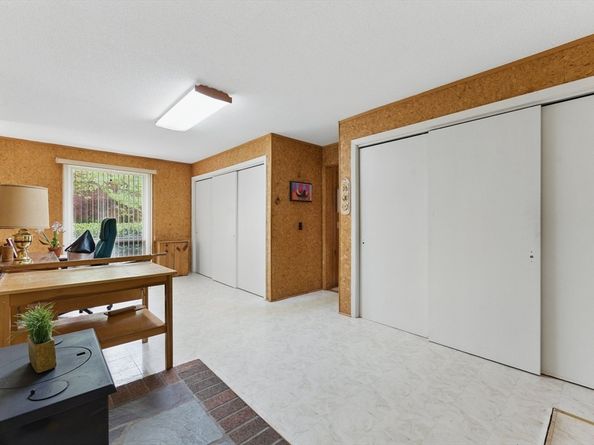 709 Walnut Plain Rd, Rochester MA 02770