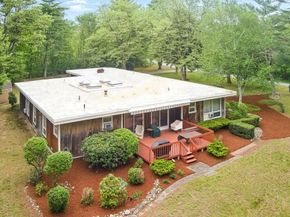709 Walnut Plain Rd, Rochester MA 02770