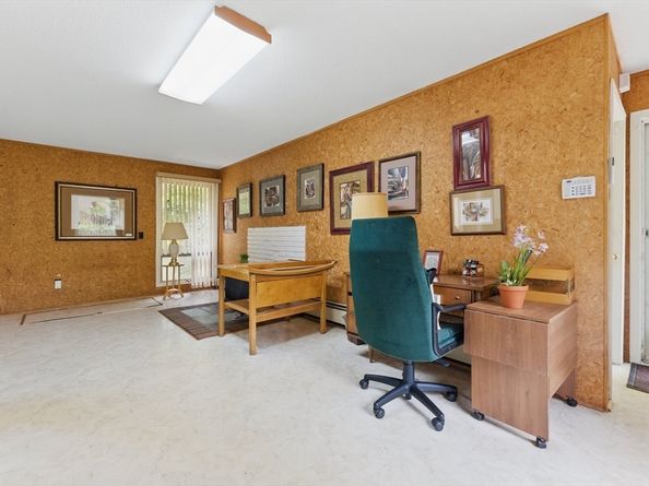 709 Walnut Plain Rd, Rochester MA 02770