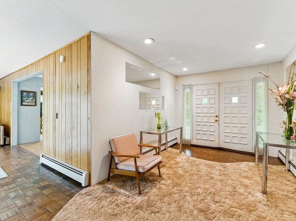 709 Walnut Plain Rd, Rochester MA 02770
