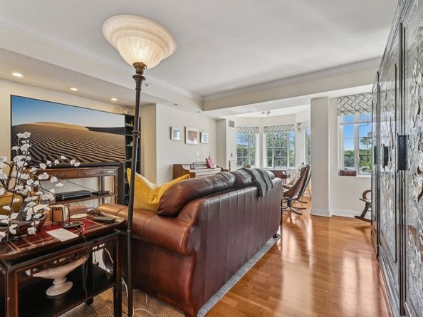 20 Chapel Street B811, Brookline MA 02446