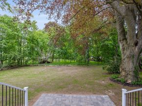 29 Hancock St, Bedford MA 01730