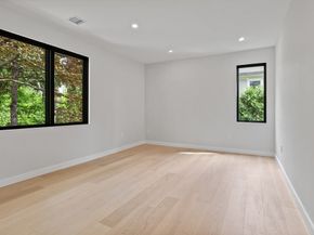 29 Hancock St, Bedford MA 01730