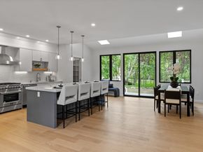 29 Hancock St, Bedford MA 01730