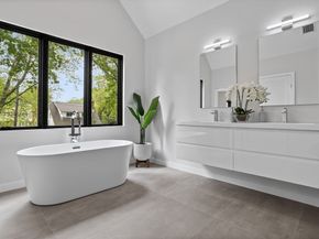 29 Hancock St, Bedford MA 01730