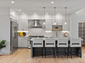 29 Hancock St, Bedford MA 01730