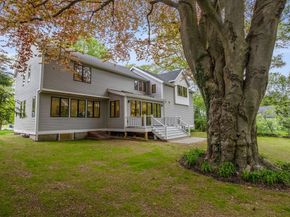 29 Hancock St, Bedford MA 01730