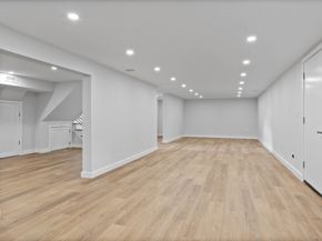 29 Hancock St, Bedford MA 01730