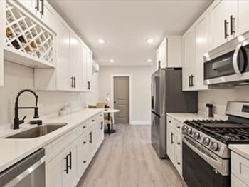 17 Webb St