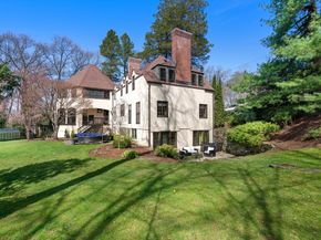 85 Gate House Rd, Newton MA 02467