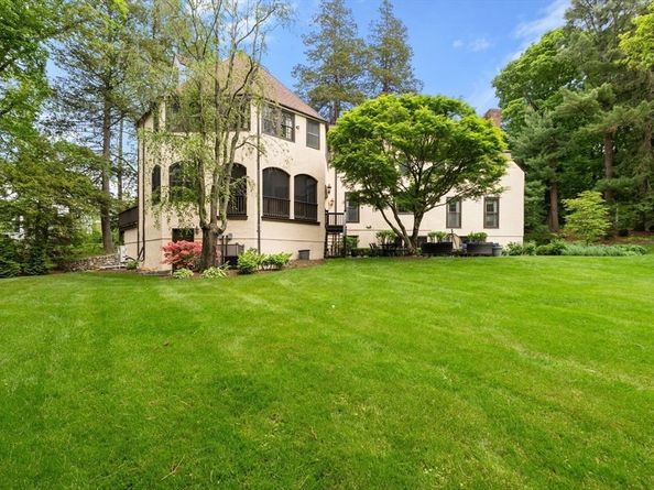 85 Gate House Rd, Newton MA 02467