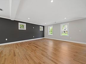 10 Mccue Circle, Abington MA 02351
