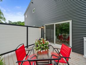 10 Mccue Circle, Abington MA 02351