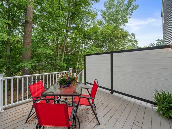 10 Mccue Circle, Abington MA 02351